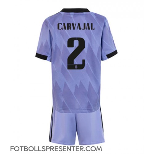 Real Madrid Daniel Carvajal #2 Bortatröja Barn 2022-23 Kortärmad (+ korta byxor)